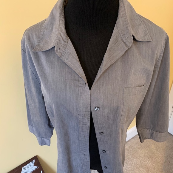 Gray button up. - Picture 1 of 2